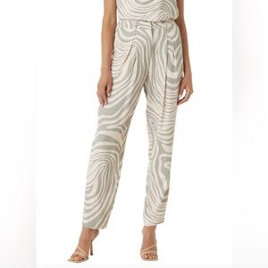 Misa Perry Pant, NWT
(NWT
$139 $310 | Size: Various
Misa Los Angeles
